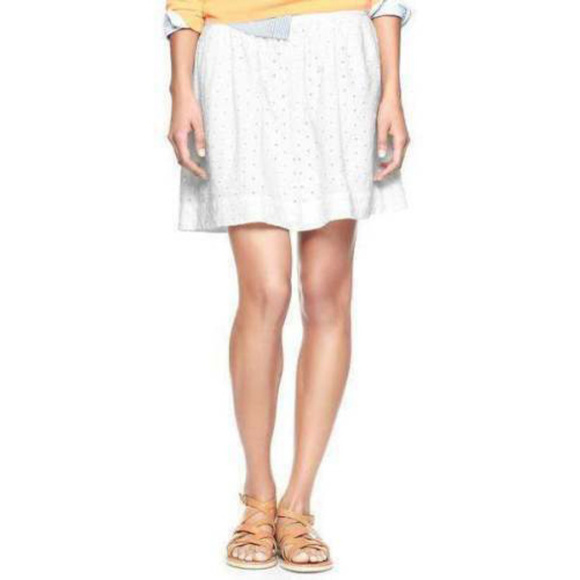 GAP Dresses & Skirts - Gap Circle Eyelet Mini Skirt GAP Dresses & Skirts - Gap Circle Eyelet Mini Skirt